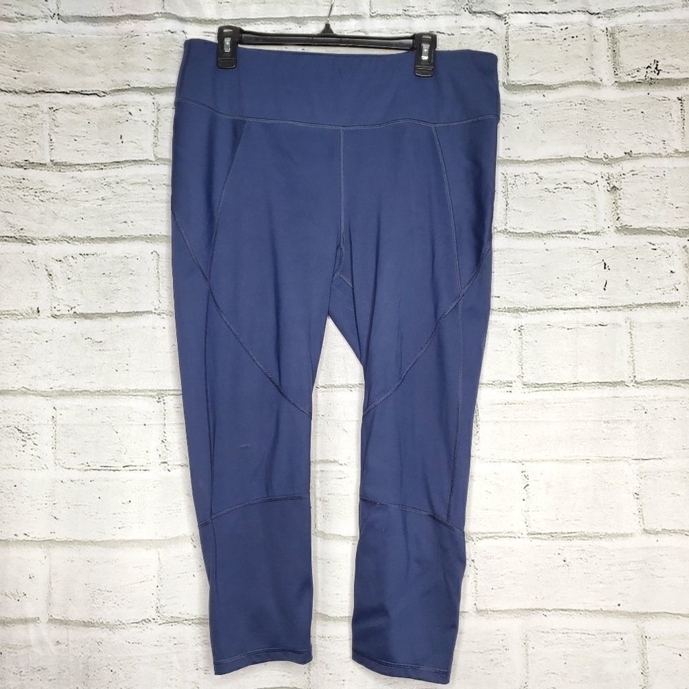 Avia cropped blue leggings size 16-18